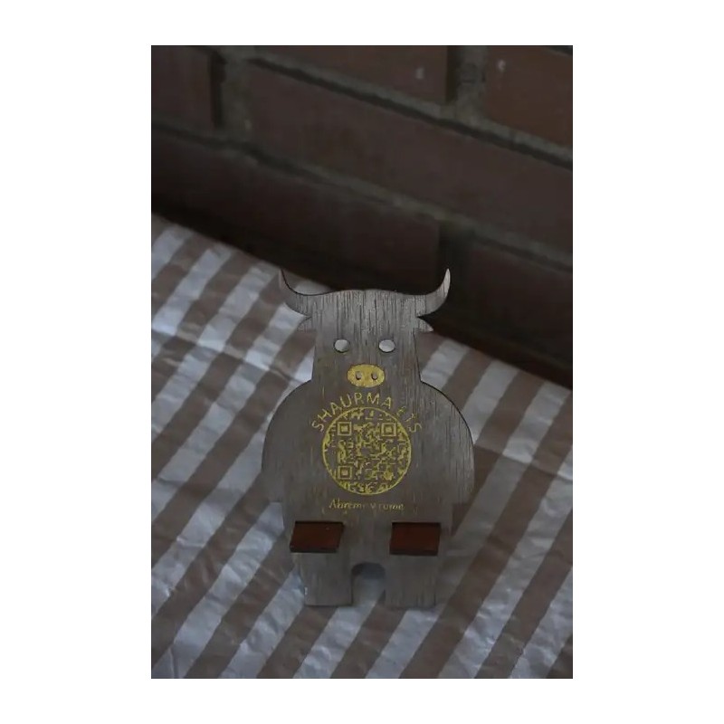 Soporte de mesa ecológico en forma de vaca con código QR