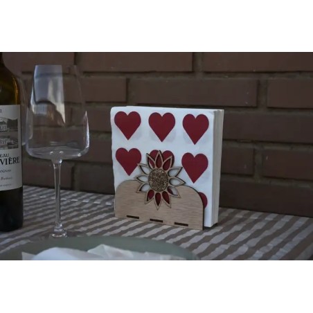 Servilletero artesanal de madera con diseño ecológico para mesa