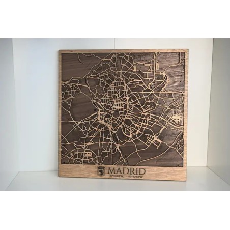 Mapa de Madrid en madera vista frontal