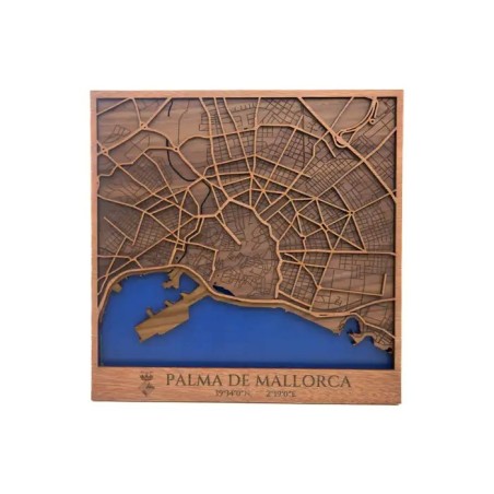 Mapa de madera de Palma de Mallorca grabado con calles y diseño decorativo