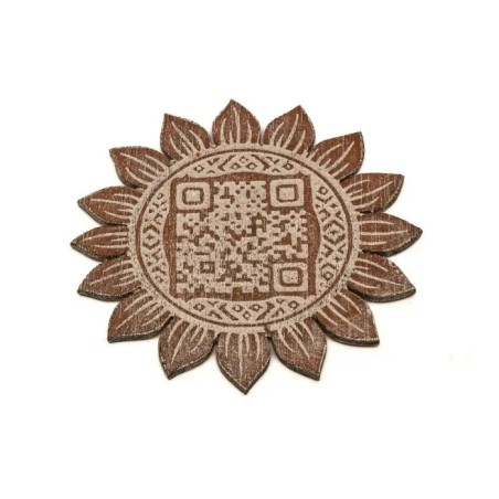 Parte trasera de adorno de madera con silueta de girasol