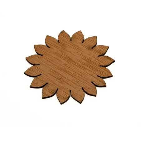 QR decorativo en madera oscura con diseño de girasol