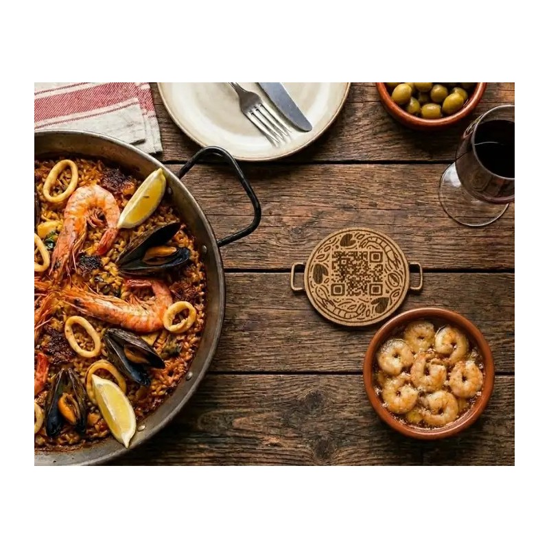 Salvamanteles de madera con forma de paellera