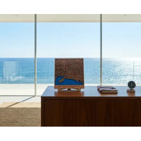 mapa con soporte de madera, palma de mallorca