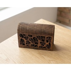 Caja de madera para dinero o joyas con diseño elegante