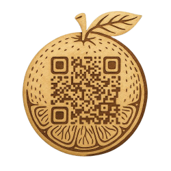 Placa de madera artesanal en forma de naranja con código QR”
