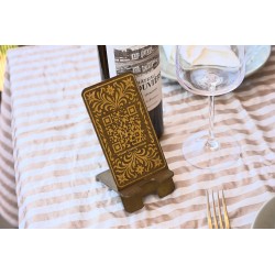 “QR decorativo hecho a mano para menús digitales en restaurantes”