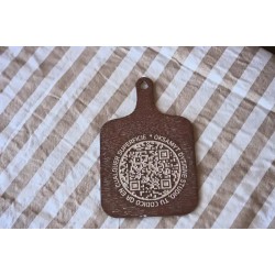 Tabla decorativa de materiales naturales hecha a mano